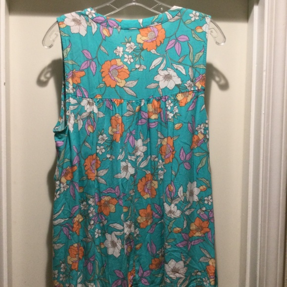 Staccato Babydoll Floral tank top with string tie closure in size L - Picture 3 of 4